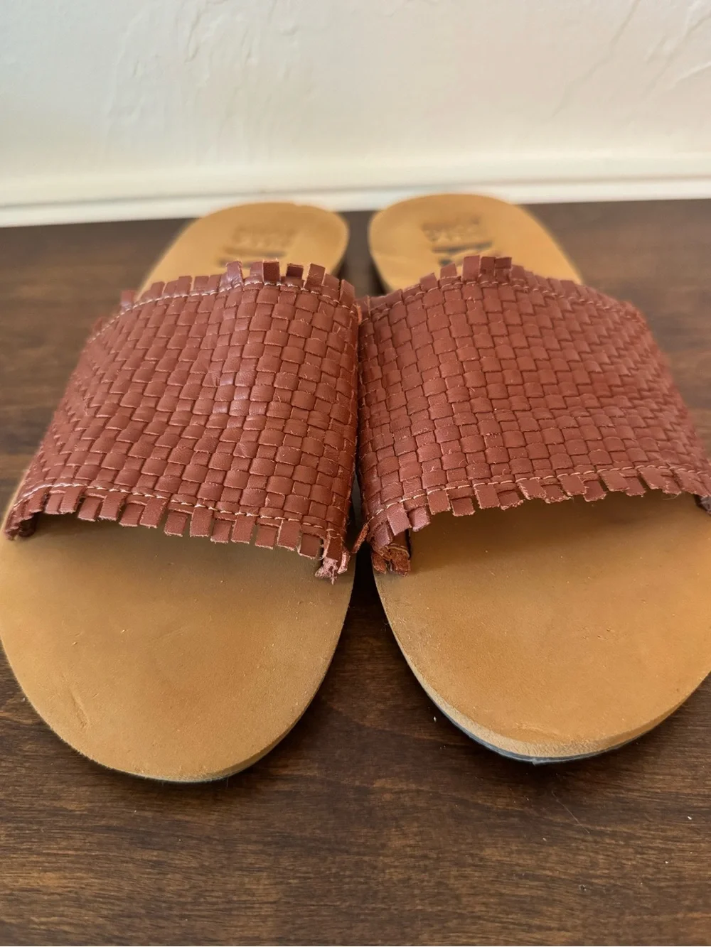 Billabong Women's Woven Tan-Brown Slide Sandals size 8